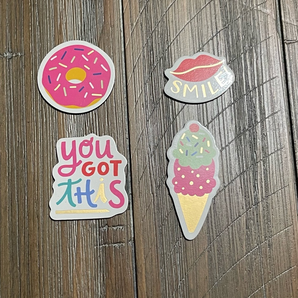 Magnets - Picture 1 of 1